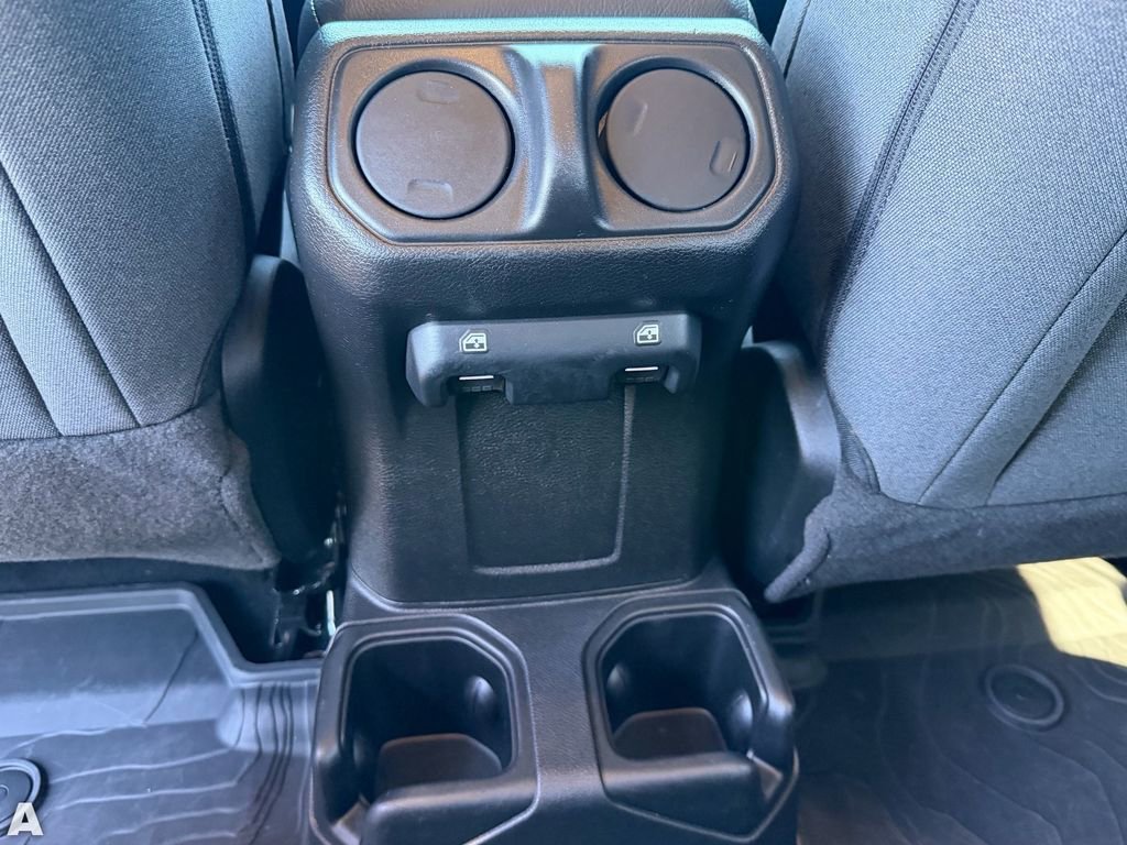 Used 2025 Jeep Wrangler Sport S image 17