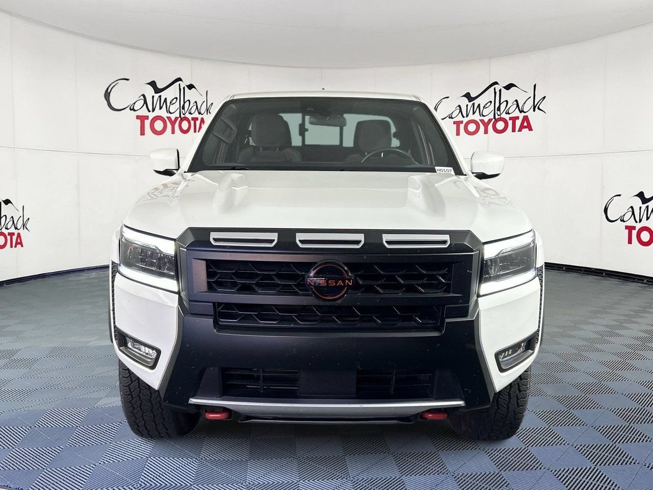 Used 2026 Nissan Frontier PRO-4X AWD/4WD image 2