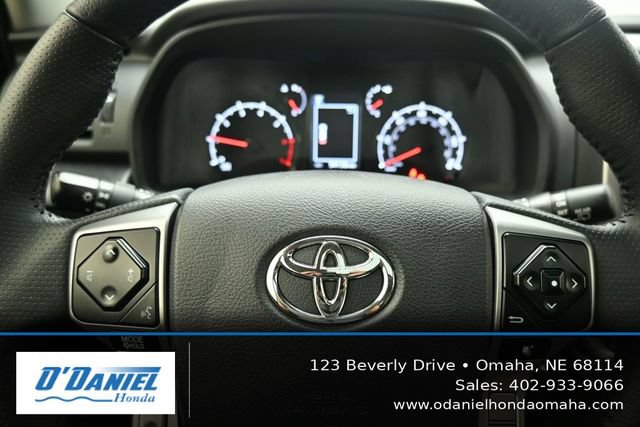 Used 2022 Toyota 4Runner SR5 Premium w/ Moonroof Package AWD/4WD image 29