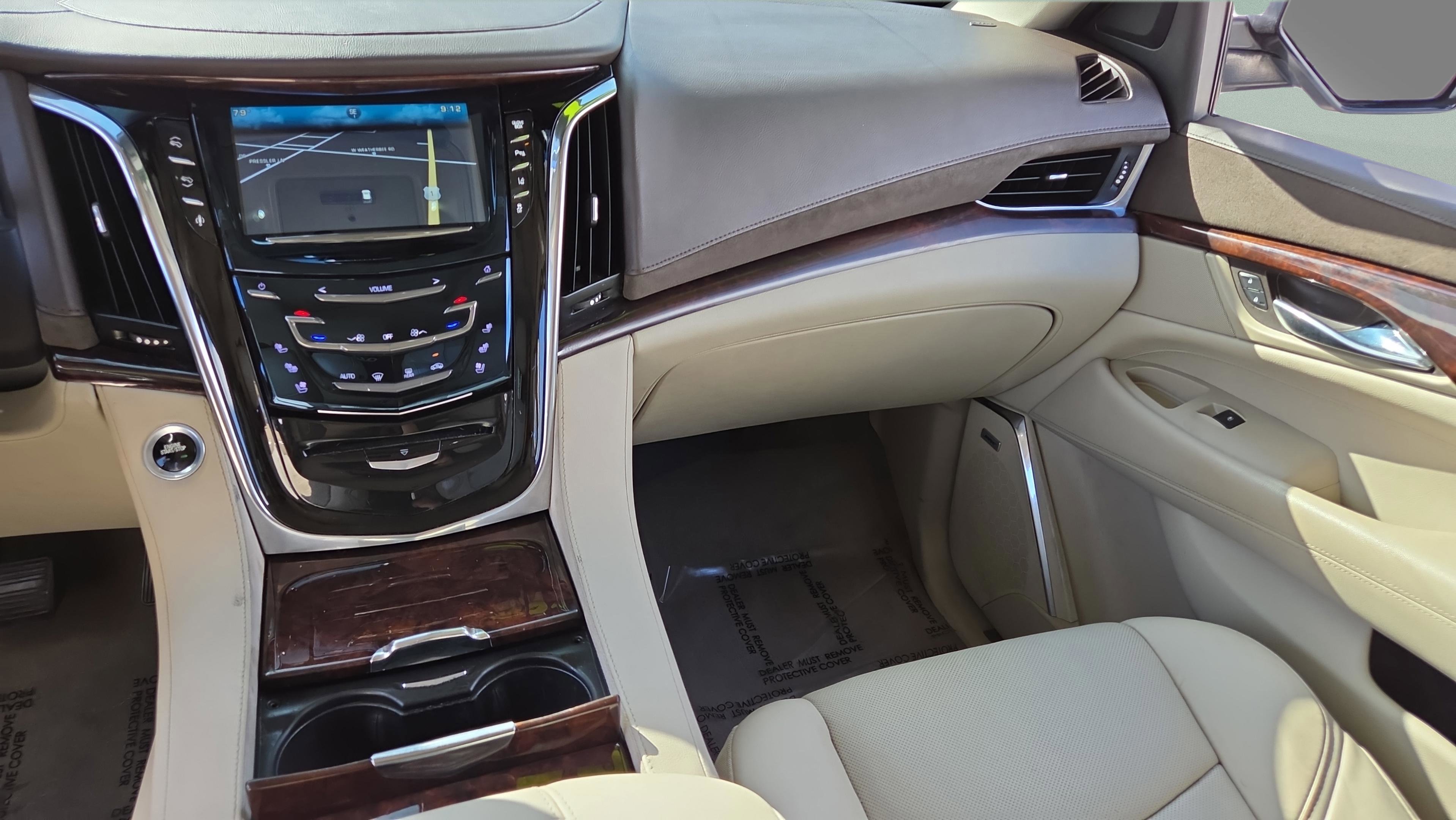 Used 2015 Cadillac Escalade Luxury image 15
