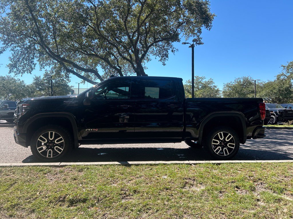 Used 2024 GMC Sierra 1500 AT4 w/ Technology Package AWD/4WD image 1