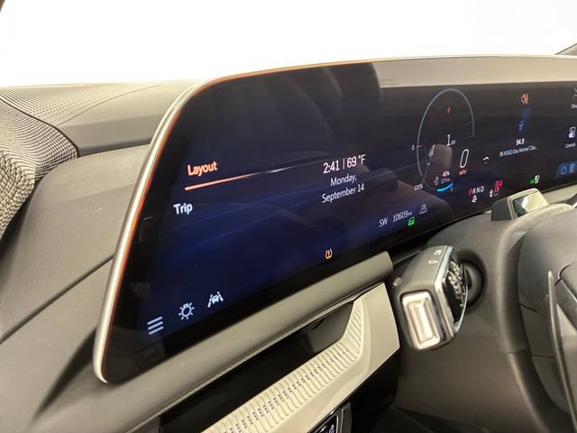 Certified 2025 Cadillac Optiq Luxury 1 AWD/4WD image 25