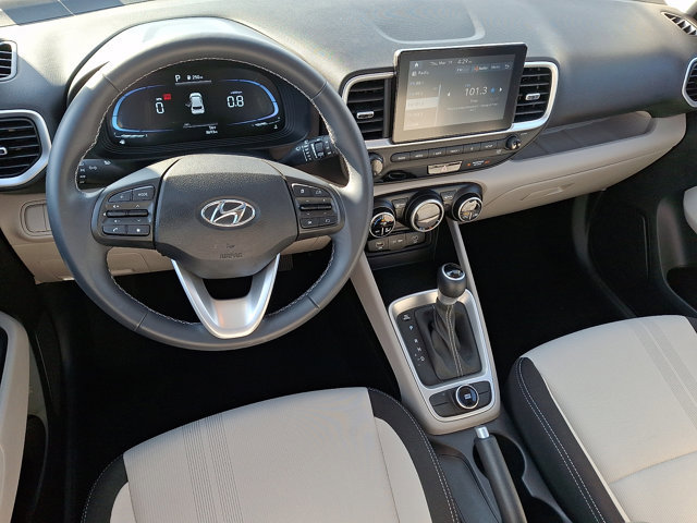 Certified 2024 Hyundai Venue SEL image 11