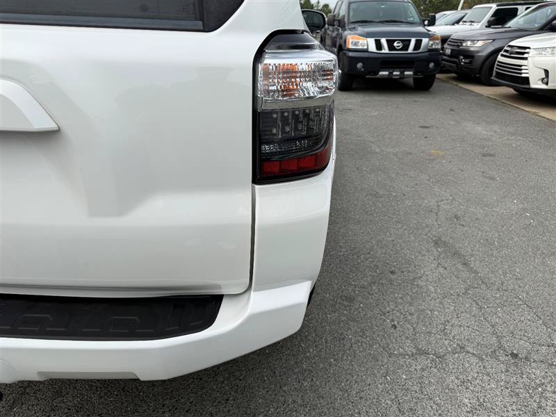 Used 2019 Toyota 4Runner SR5 AWD/4WD image 24