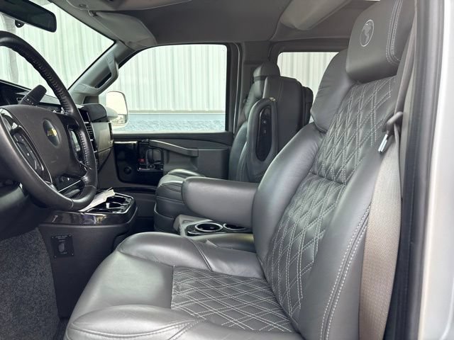 Used 2023 Chevrolet Express 2500 RWD image 27