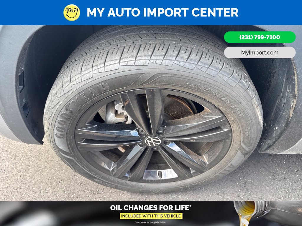 Used 2023 Volkswagen Atlas Cross Sport SEL R-Line AWD/4WD image 9