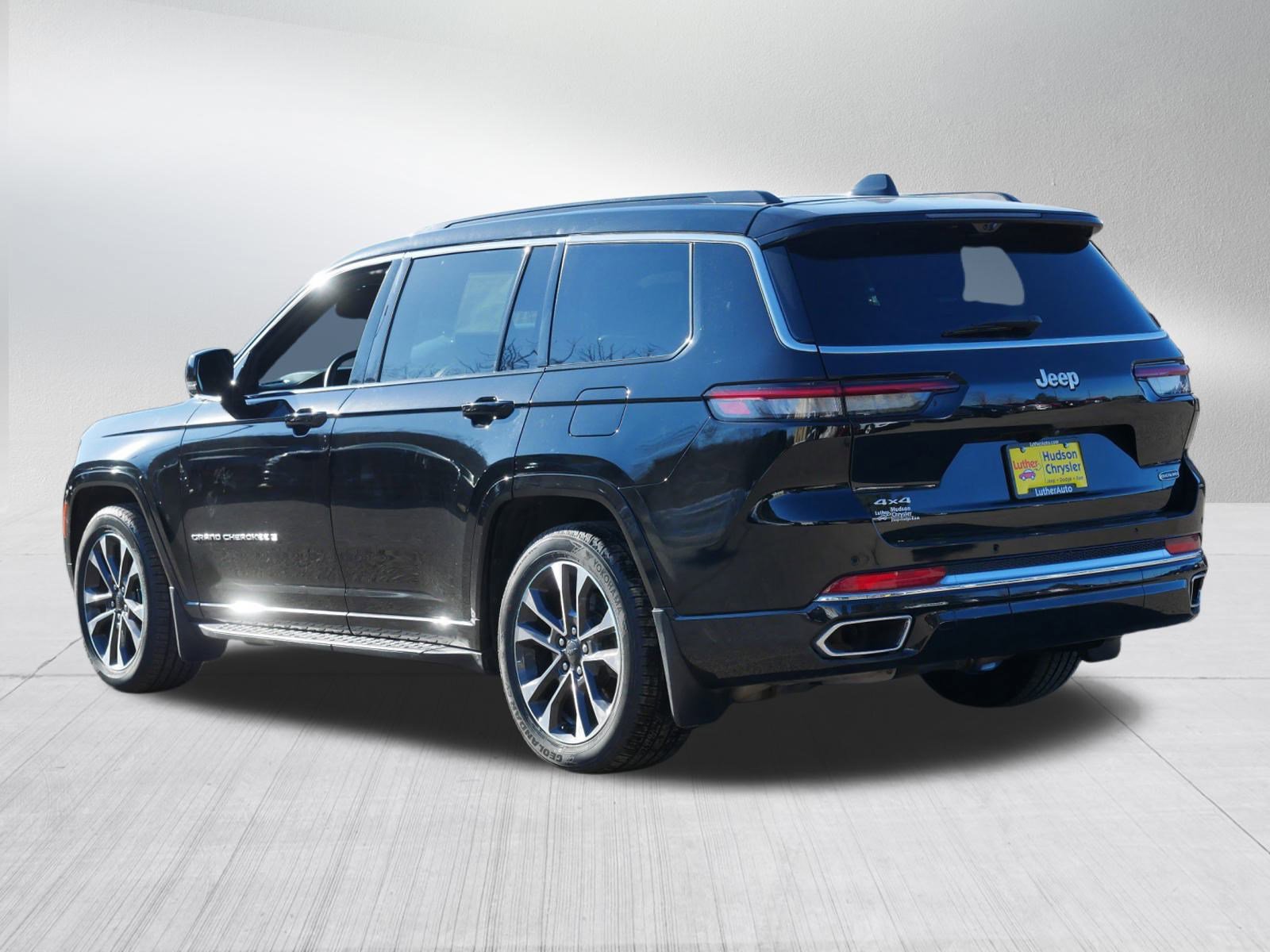 Used 2024 Jeep Grand Cherokee L Overland w/ Advanced Protech Group III AWD/4WD image 5