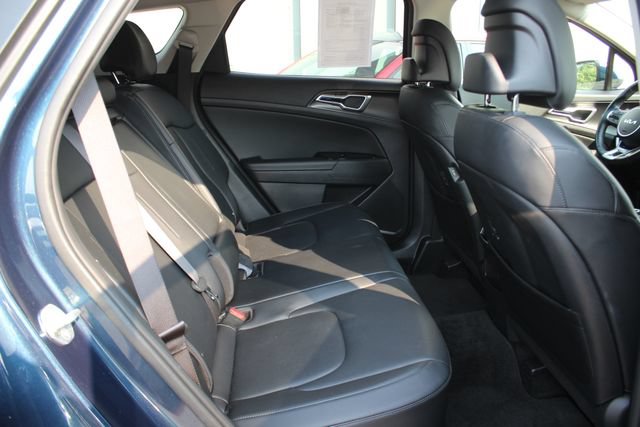 Used 2023 Kia Sportage EX AWD/4WD image 31
