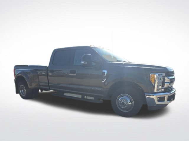 Used 2017 Ford F350 XLT w/ XLT Value Package RWD image 1