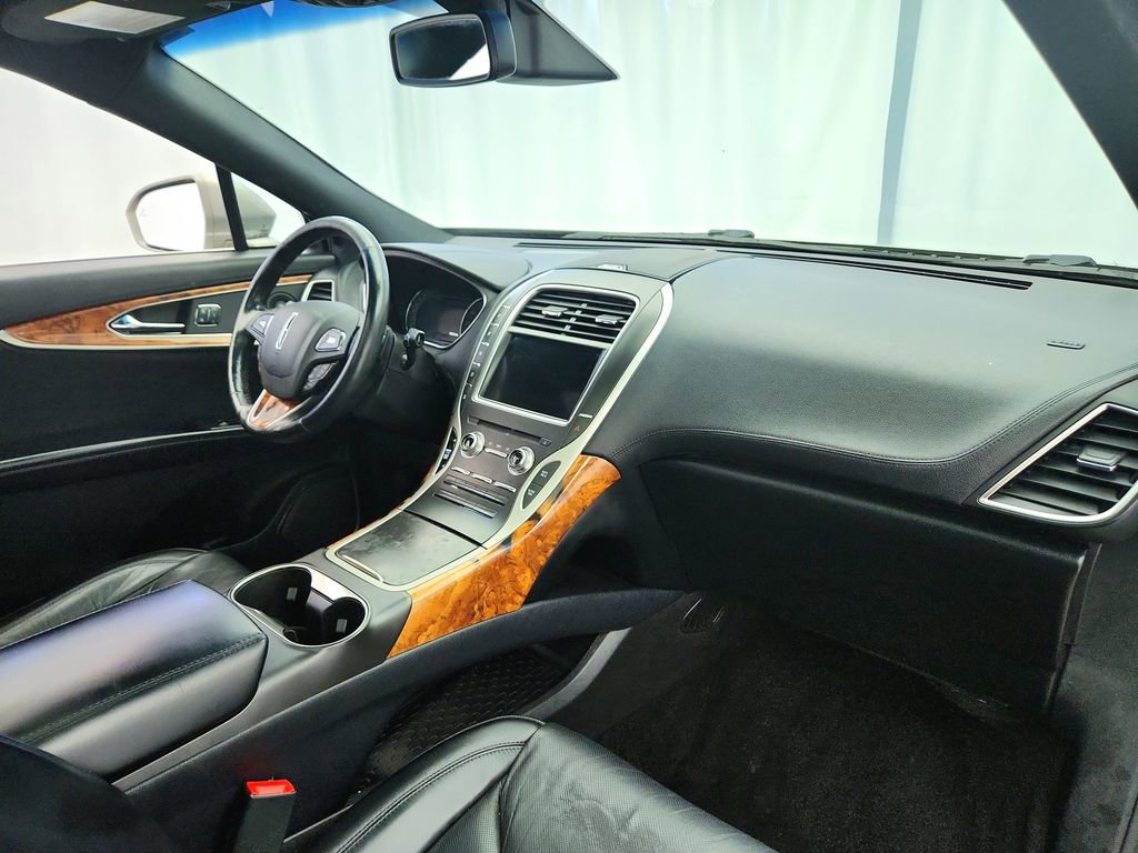 Used 2017 Lincoln MKX Reserve w/ Driver Assistance Package image 27