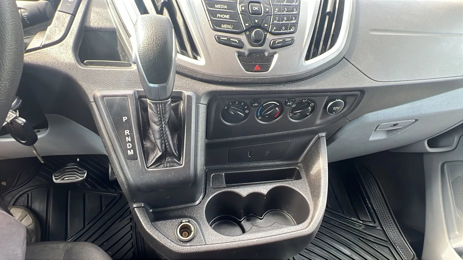 Used 2018 Ford Transit 350 XLT image 19