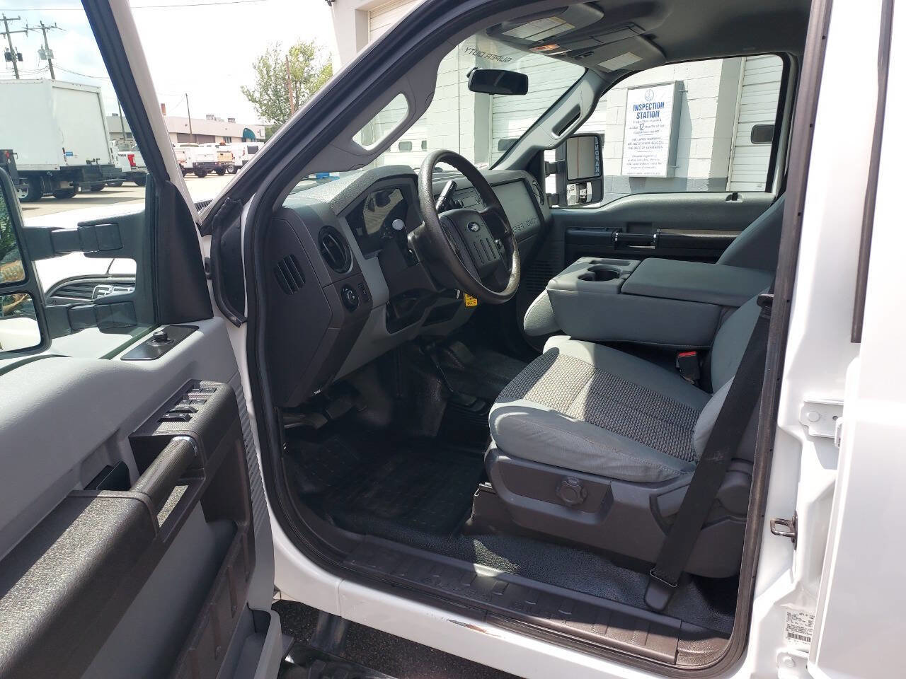 Used 2015 Ford F250 XL w/ Power Equipment Group image 8