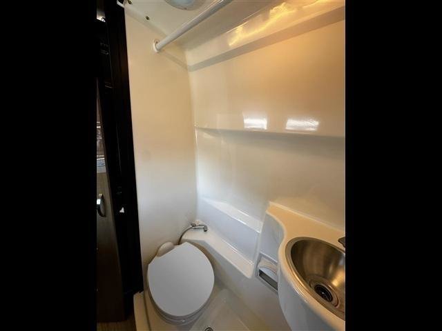 Used 2017 Mercedes-Benz Sprinter 3500 image 36