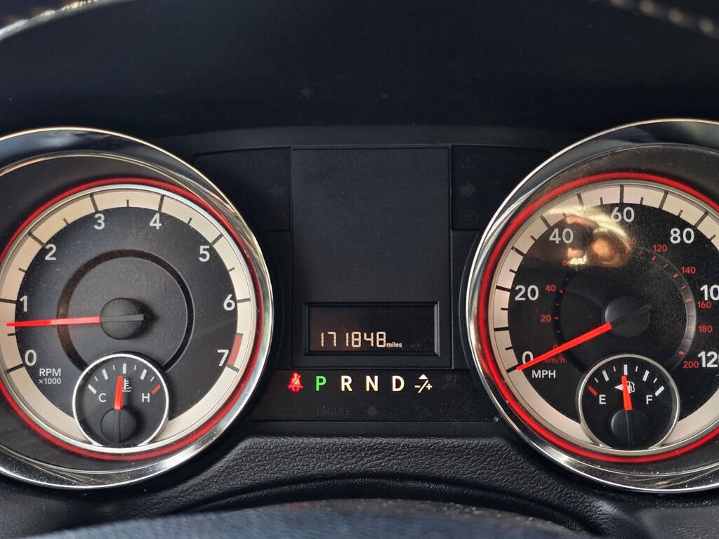 Used 2019 Dodge Grand Caravan SE FWD image 17