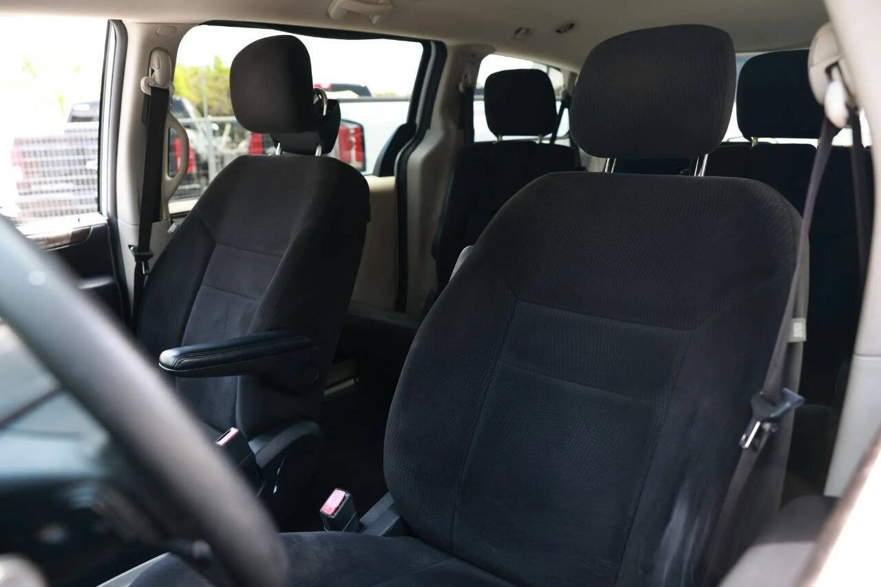 Used 2014 Dodge Grand Caravan SE w/ Quick Order Package 29E SE FWD image 25