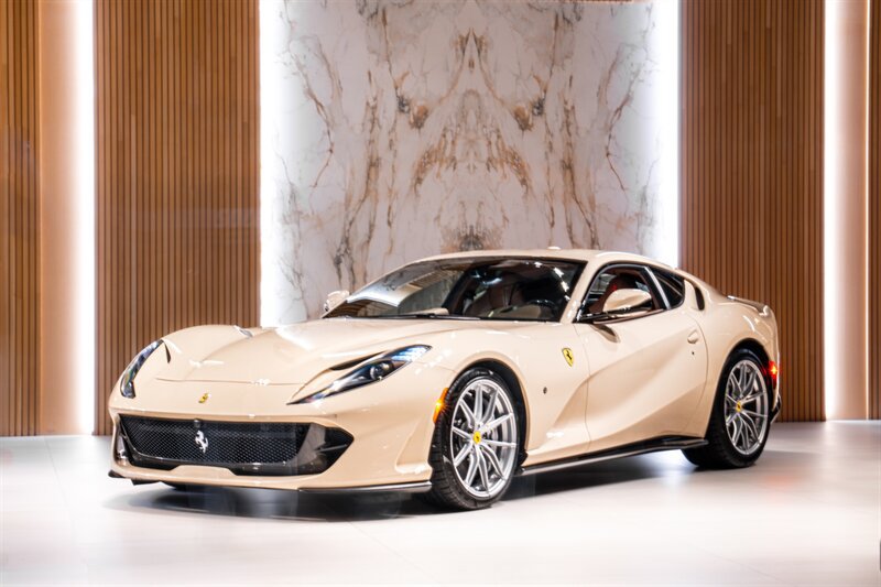 Used 2019 Ferrari 812 Superfast RWD image 1