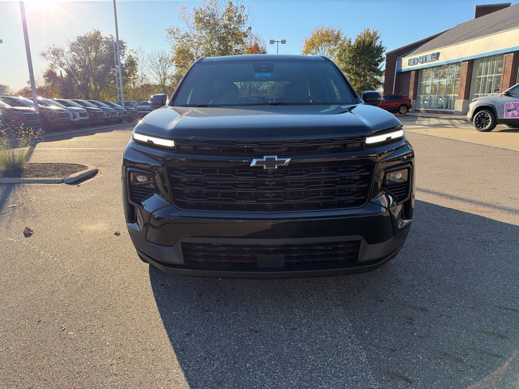 New 2027 Chevrolet Traverse LT w/ Midnight/Sport Edition AWD/4WD image 8