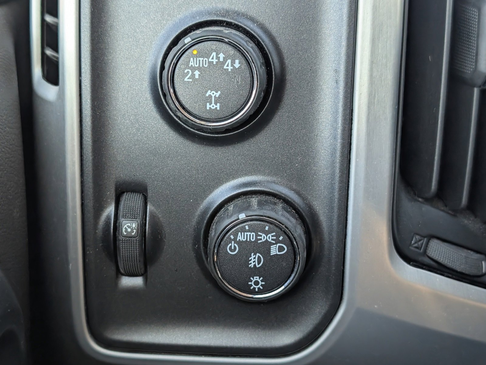 Used 2018 GMC Sierra 1500 SLT image 8