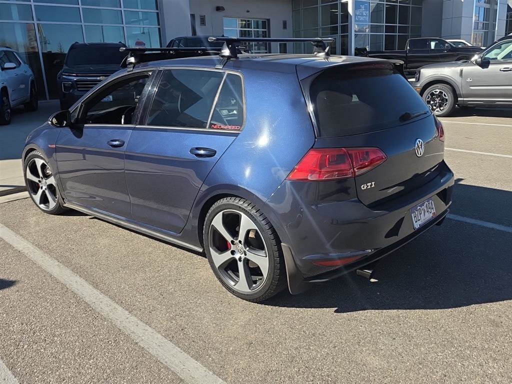 Used 2017 Volkswagen Golf S image 4