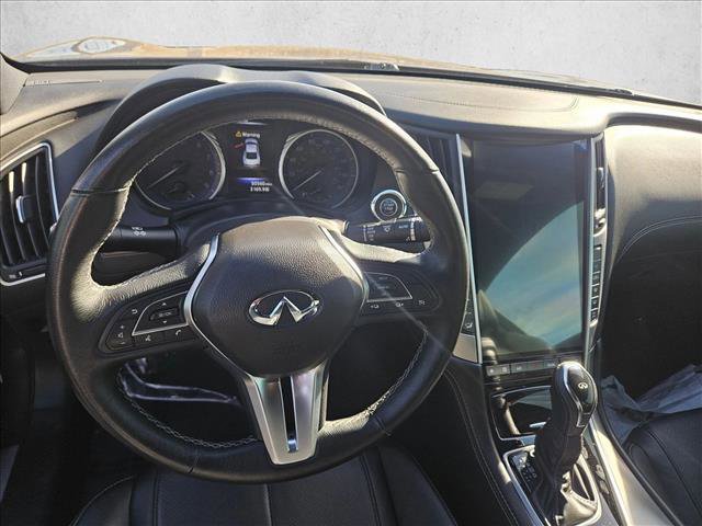 Used 2018 INFINITI Q60 3.0t Luxe w/ Sensory Package 3.0T Luxe image 11