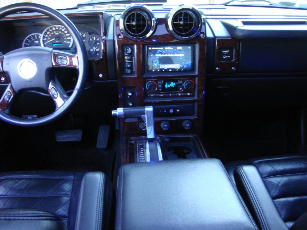 Used 2005 HUMMER H2 SUT w/ Preferred Equipment Group image 15