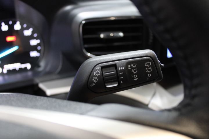 Used 2023 Ford Explorer XLT w/ Equipment Group 202A image 37