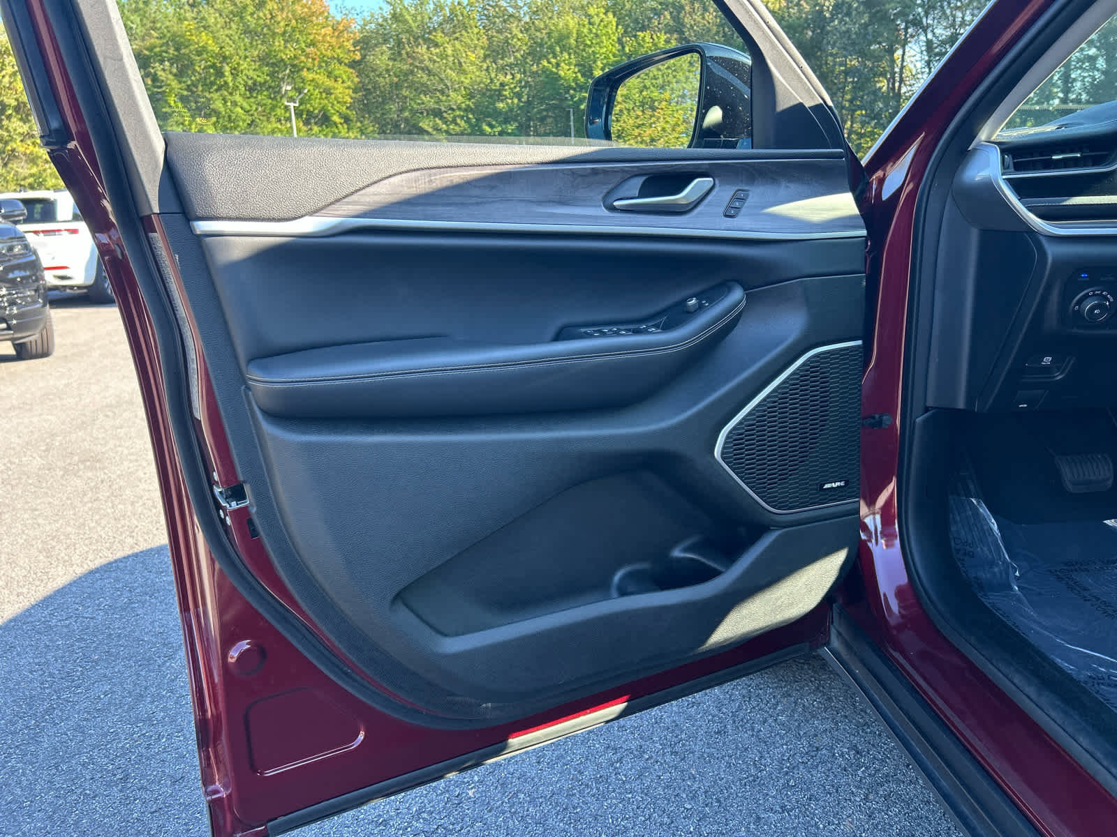 Used 2023 Jeep Grand Cherokee 4WD 4xe image 42