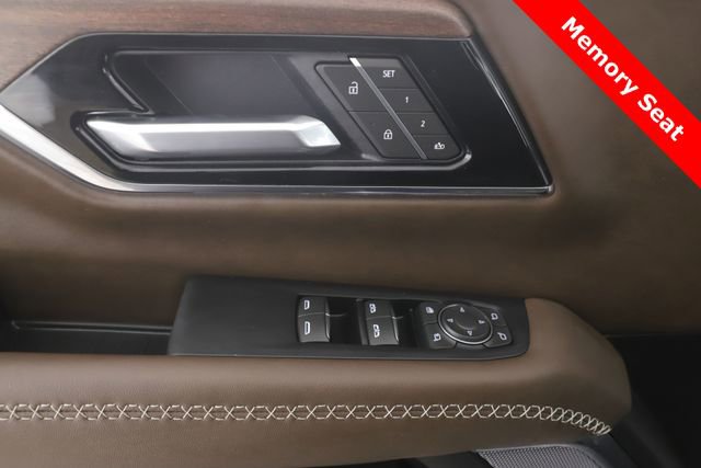 Used 2025 GMC Yukon Denali Ultimate AWD/4WD image 21
