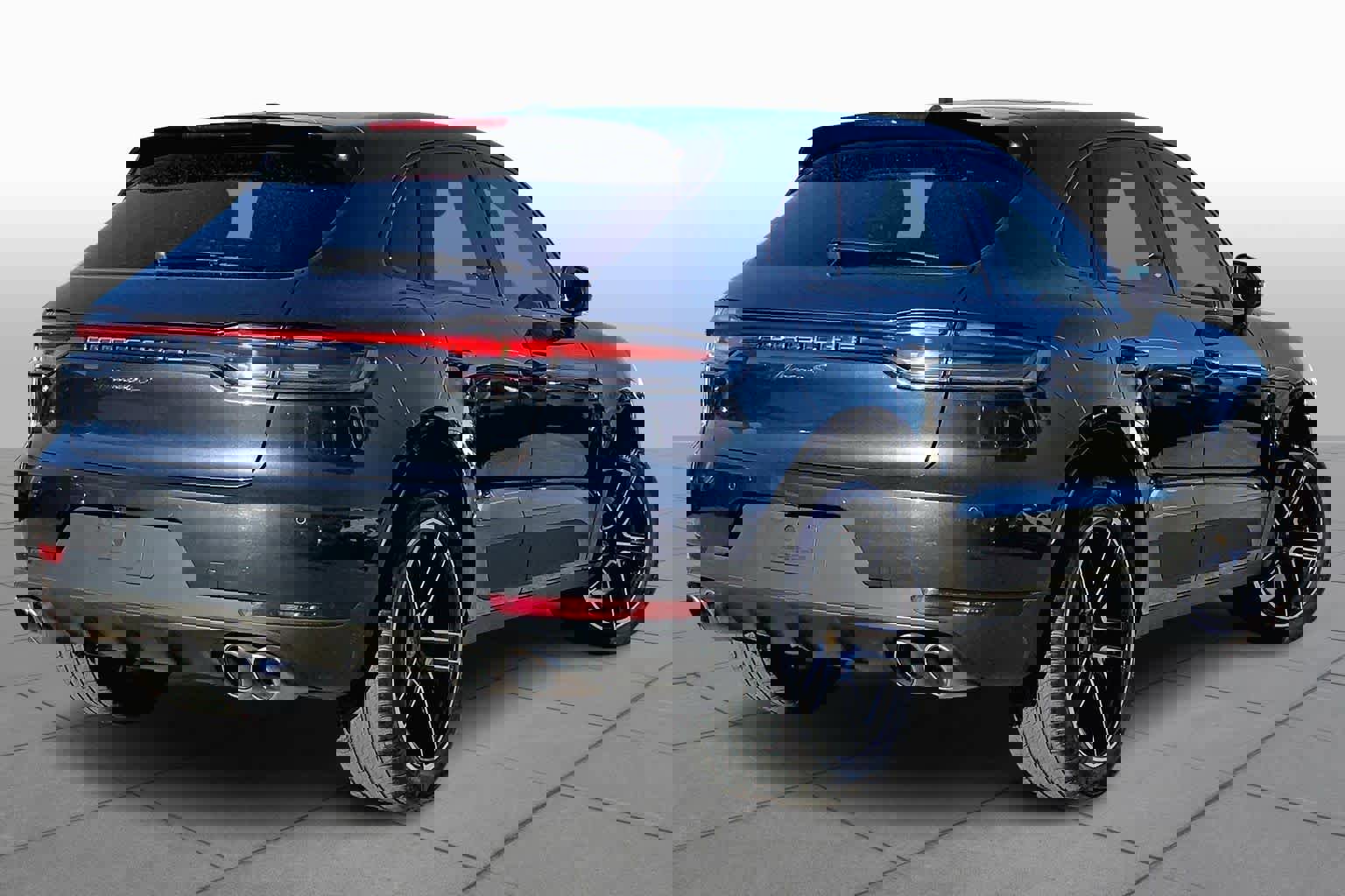 Used 2021 Porsche Macan S image 11