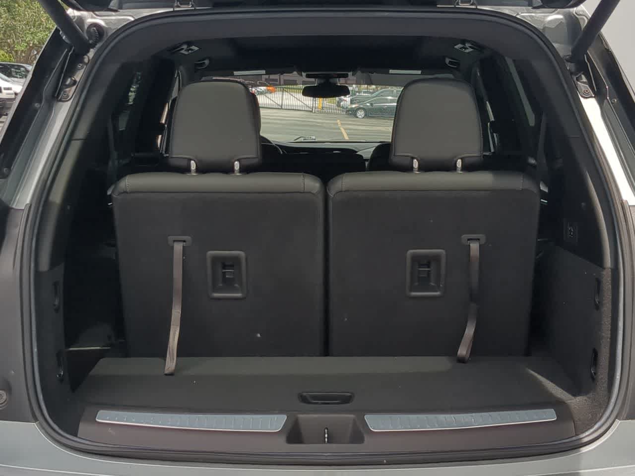 Used 2024 Cadillac XT6 Luxury FWD image 35