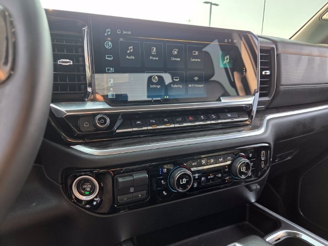 Used 2022 Chevrolet Silverado 1500 LTZ AWD/4WD image 21