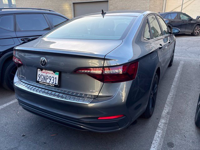 Used 2023 Volkswagen Jetta SE FWD image 3