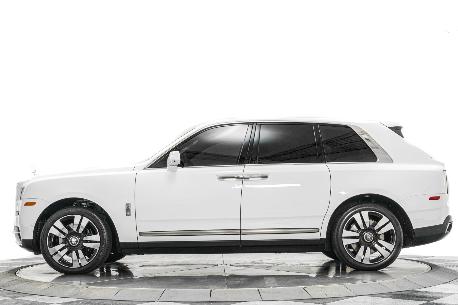 Used 2024 Rolls-Royce Cullinan image 6