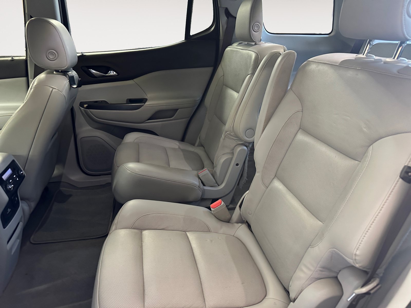 Used 2017 GMC Acadia SLT FWD image 24