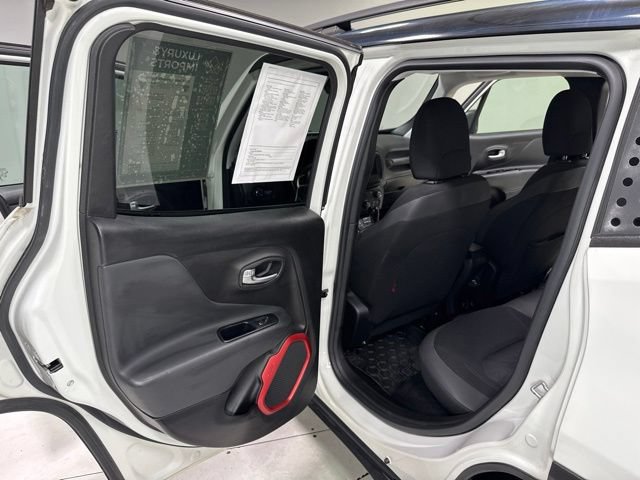 Used 2018 Jeep Renegade Trailhawk w/ Cold Weather Group II AWD/4WD image 22