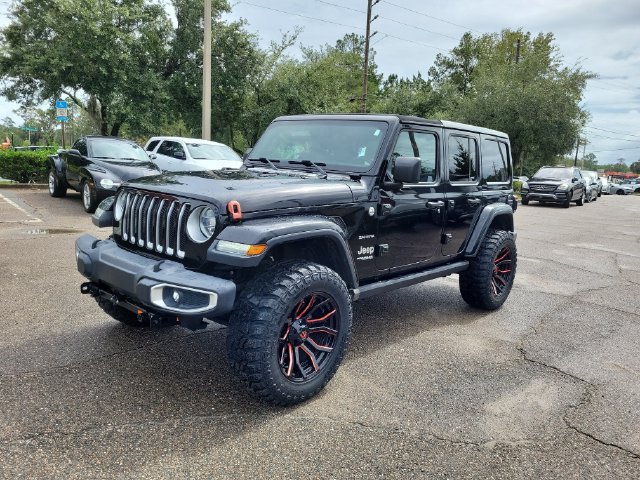 Used 2019 Jeep Wrangler Unlimited Sahara w/ Uconnect 4C Nav & Sound Group AWD/4WD image 4