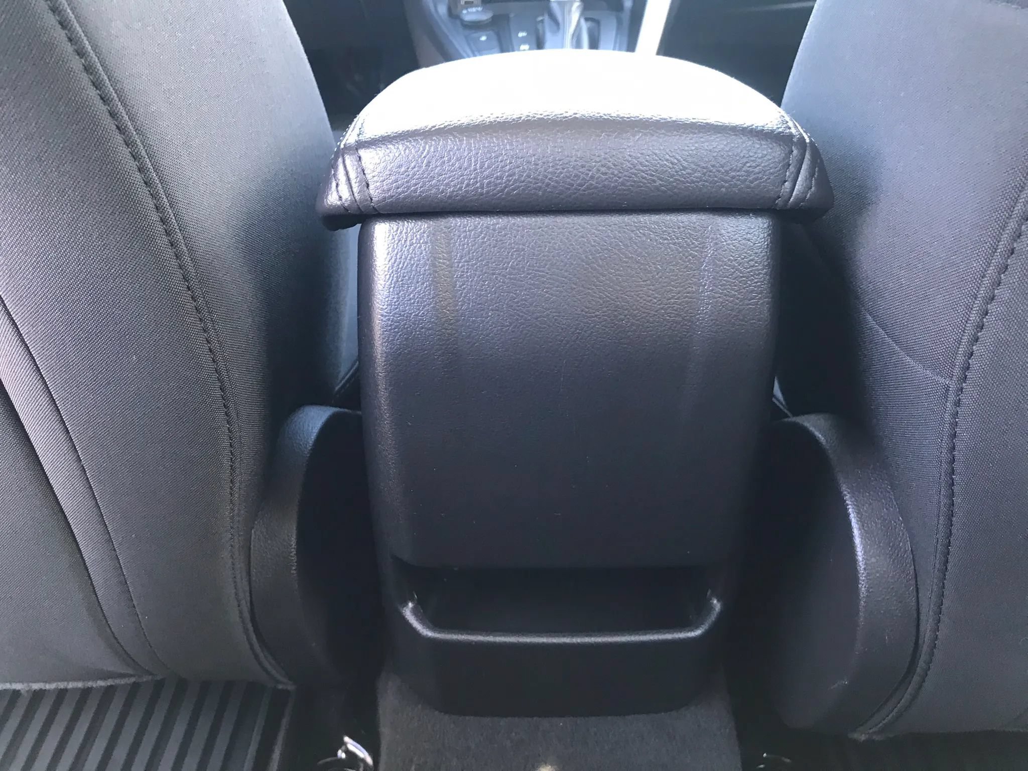 Used 2018 Ford Focus SE w/ SE Appearance Package FWD image 31