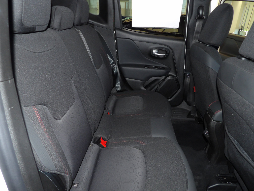 Used 2023 Jeep Renegade Trailhawk AWD/4WD image 17