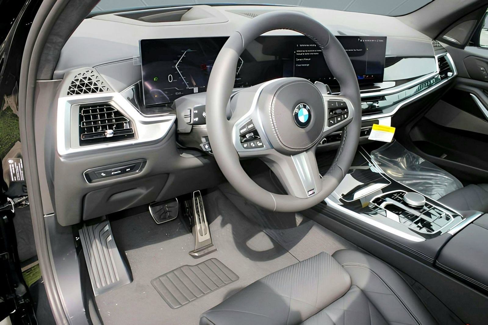 Used 2026 BMW X7 xDrive40i w/ M Sport Package image 4