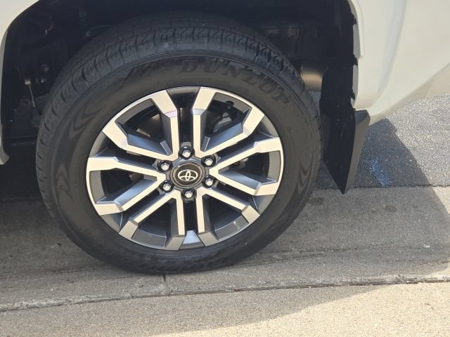 Used 2025 Toyota 4Runner Limited AWD/4WD image 45