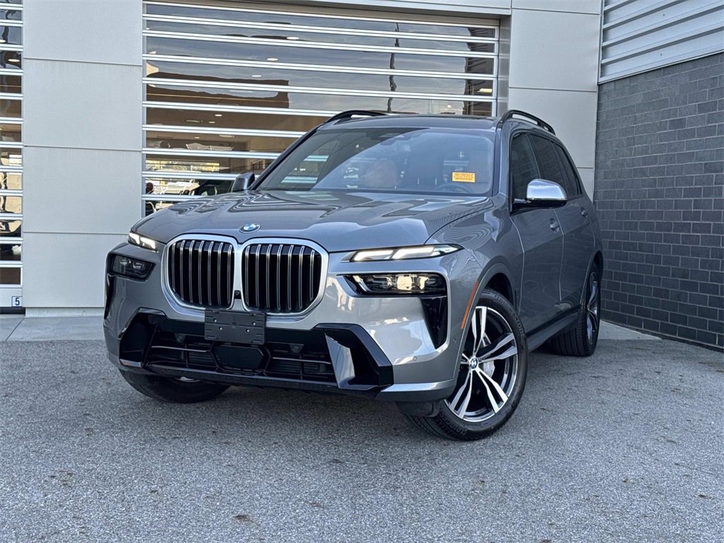 Used 2025 BMW X7 xDrive40i w/ M Sport Package video 1