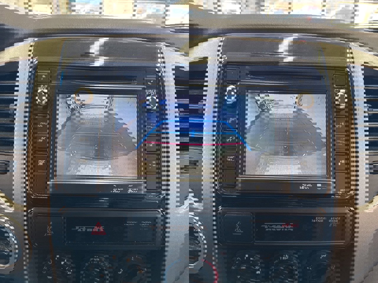 Used 2015 Toyota Tacoma 4x4 Double Cab image 26