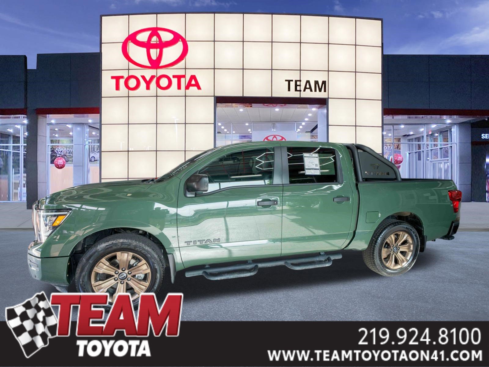 Used 2024 Nissan Titan SV w/ SV Bronze Edition Package RWD image 1