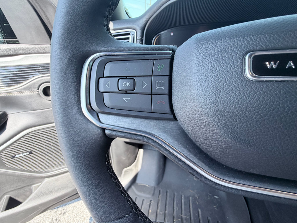 Used 2023 Jeep Wagoneer Series II RWD image 17