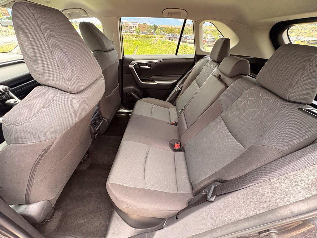 Used 2025 Toyota RAV4 XLE AWD/4WD image 28