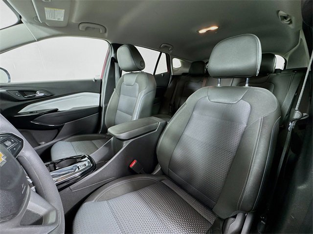 Used 2025 Chevrolet Trax LT image 11