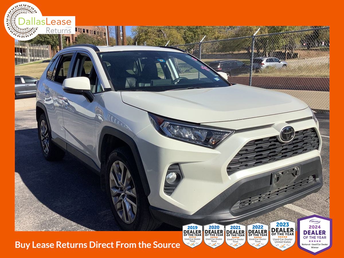 Used 2021 Toyota RAV4 XLE Premium image 1