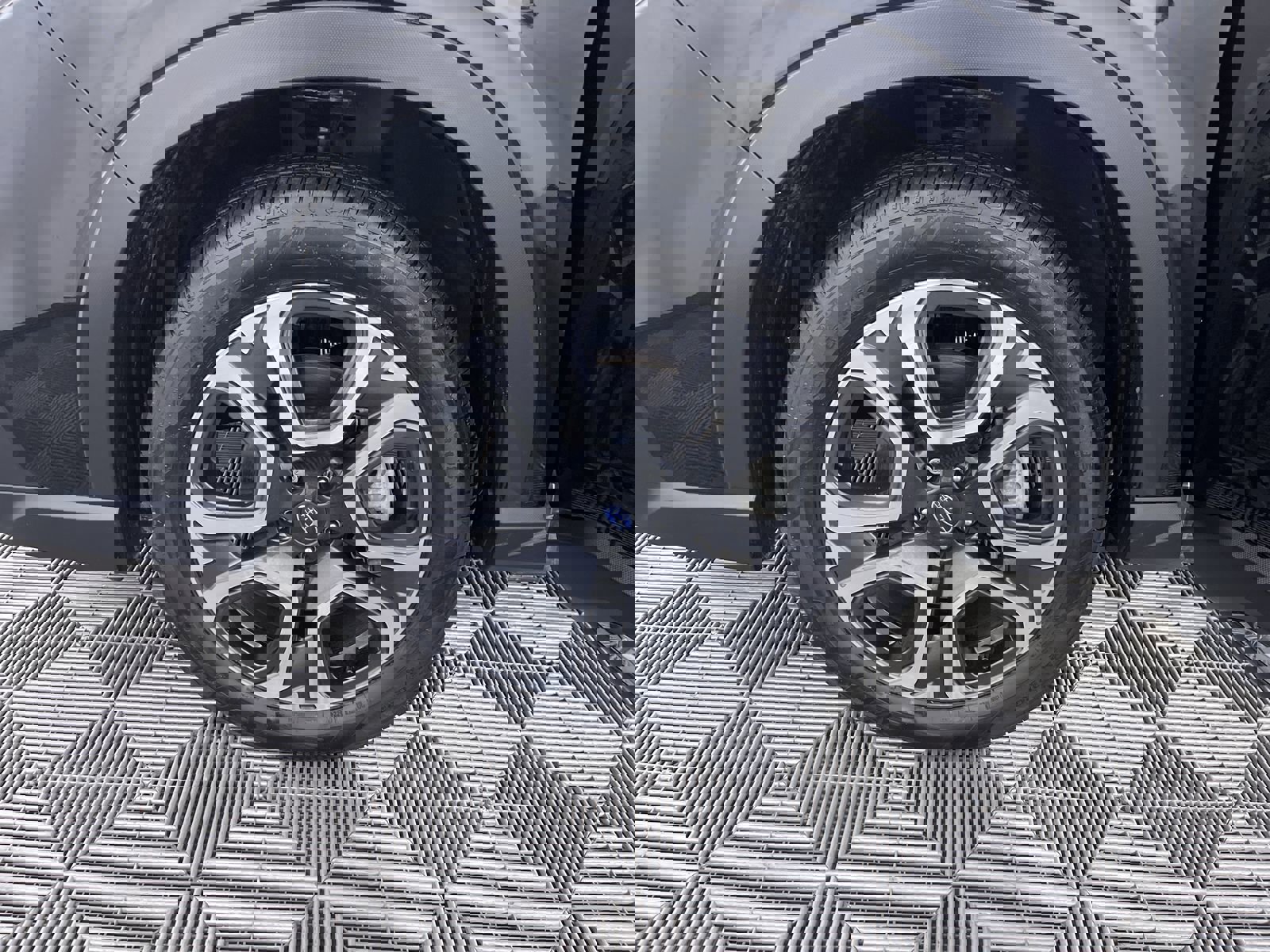 Certified 2023 Subaru Ascent Limited w/ Technology Package image 27