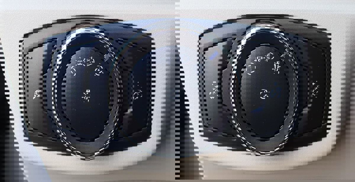 Used 2019 Ford Fusion SE image 37