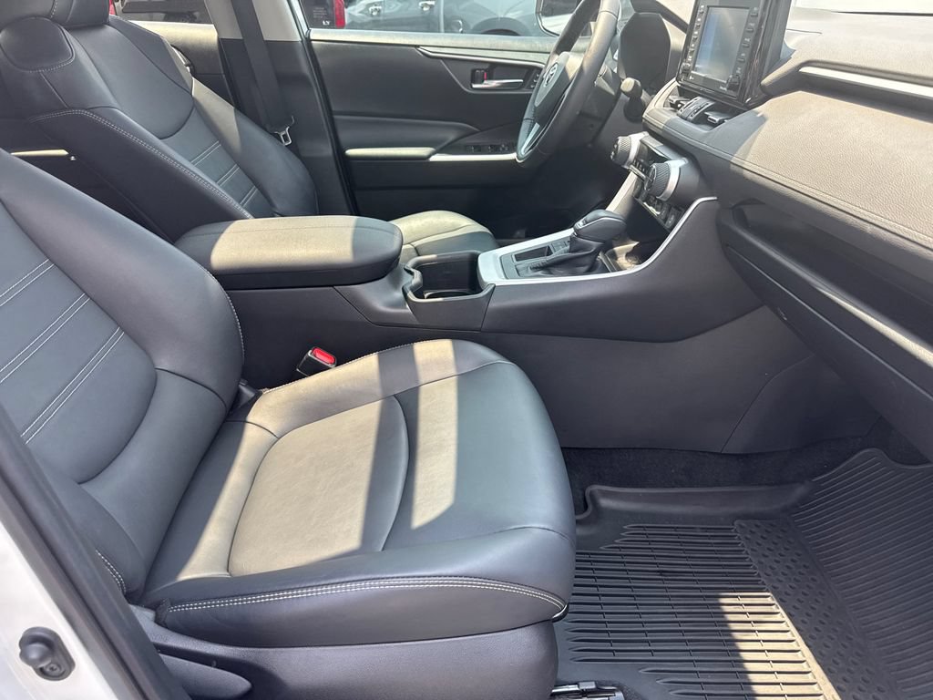 Used 2022 Toyota RAV4 XLE Premium FWD image 14